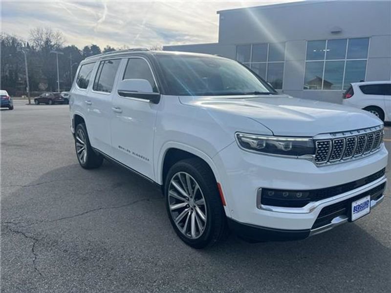 Used 2022 Jeep Grand Wagoneer Series II w/ Convenience Group III image 3