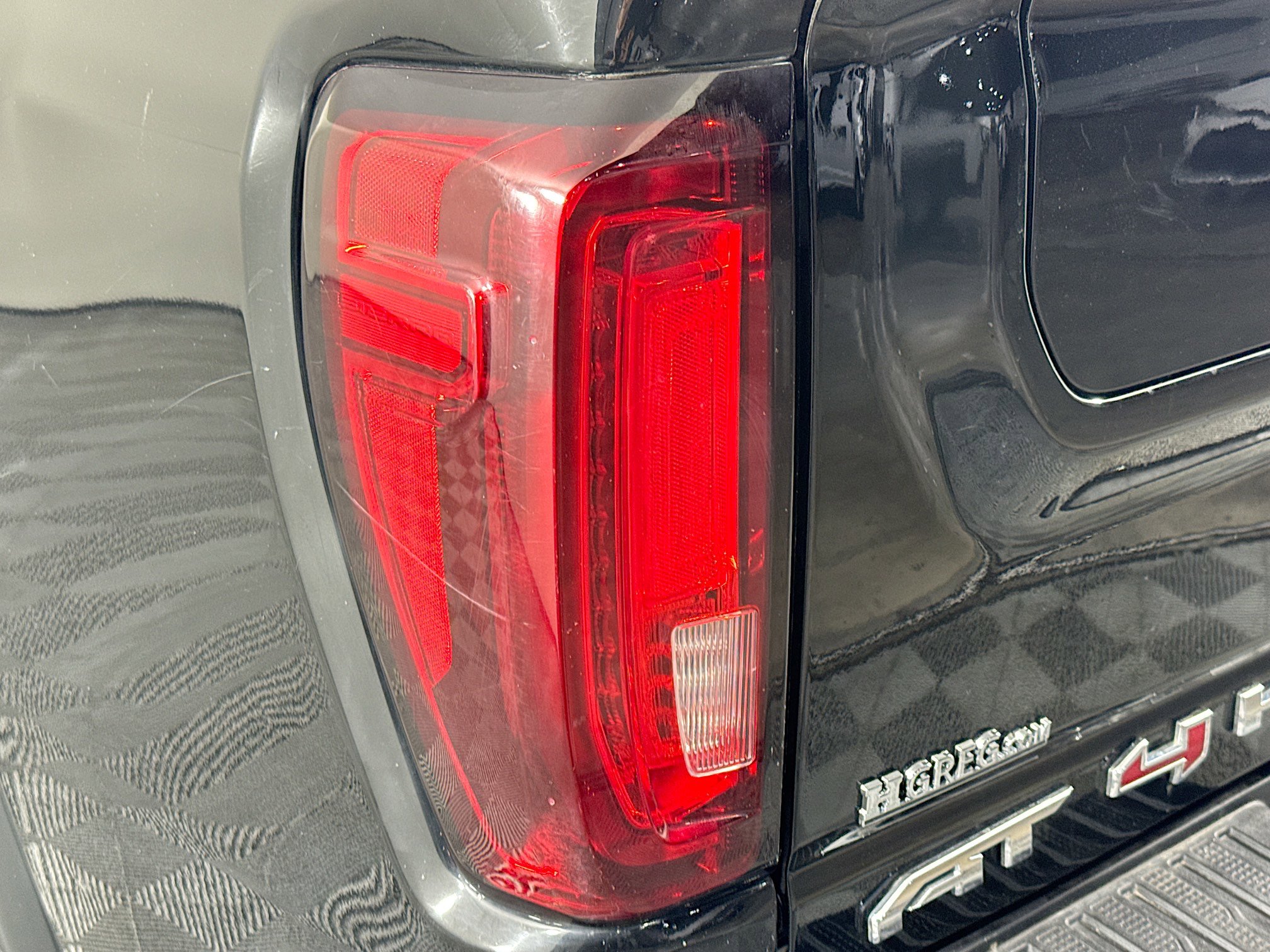 Used 2023 GMC Sierra 2500 AT4 AWD/4WD image 34