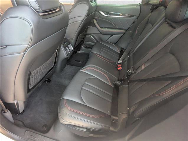 Used 2024 Maserati Levante GT Ultima image 18