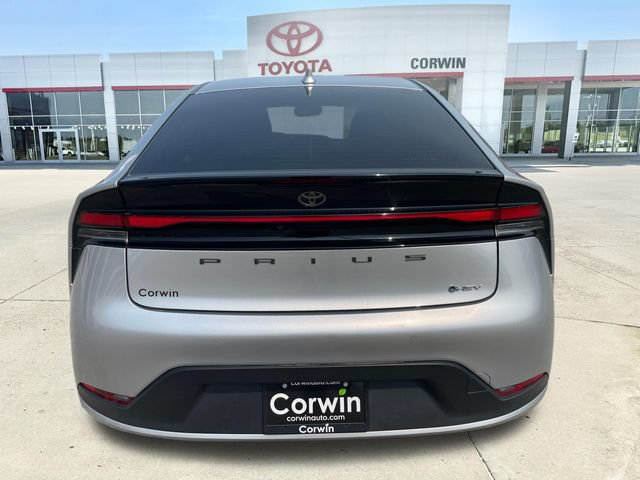 Used 2024 Toyota Prius LE FWD image 4