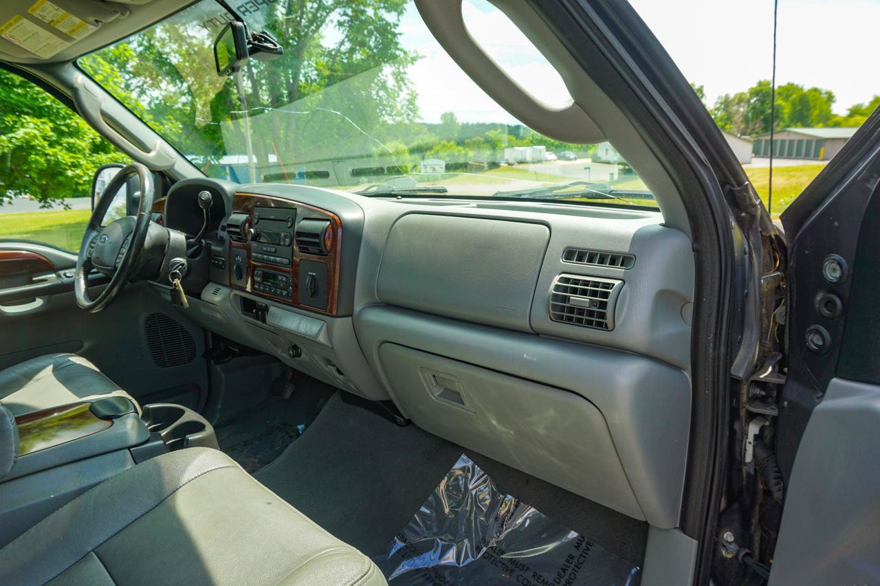 Used 2007 Ford F350 Lariat AWD/4WD image 22