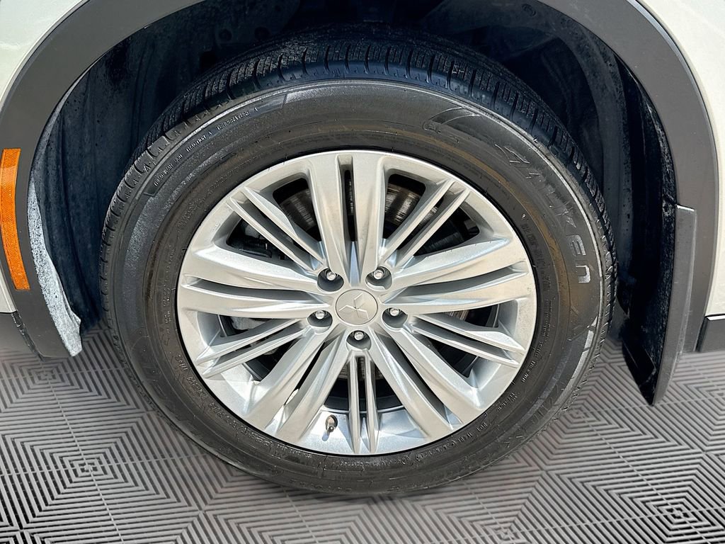 Used 2024 Mitsubishi Outlander ES FWD image 32