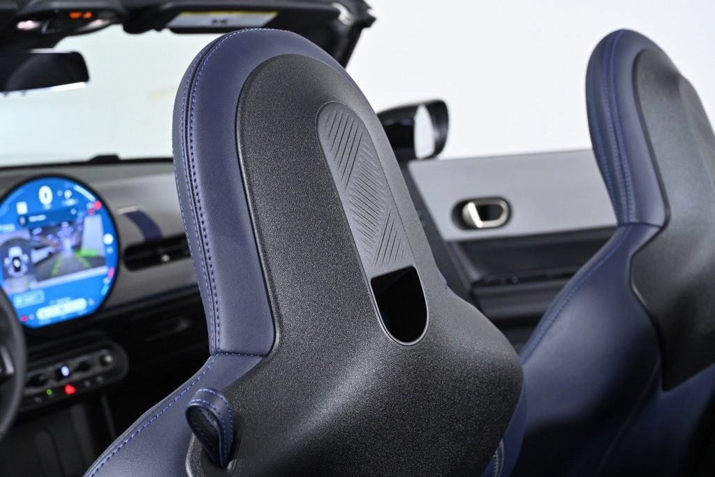 Certified 2025 MINI Cooper S FWD image 25