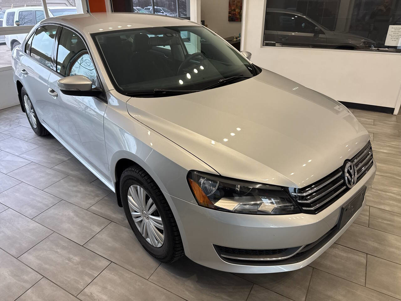 Used 2015 Volkswagen Passat 1.8T S FWD image 9
