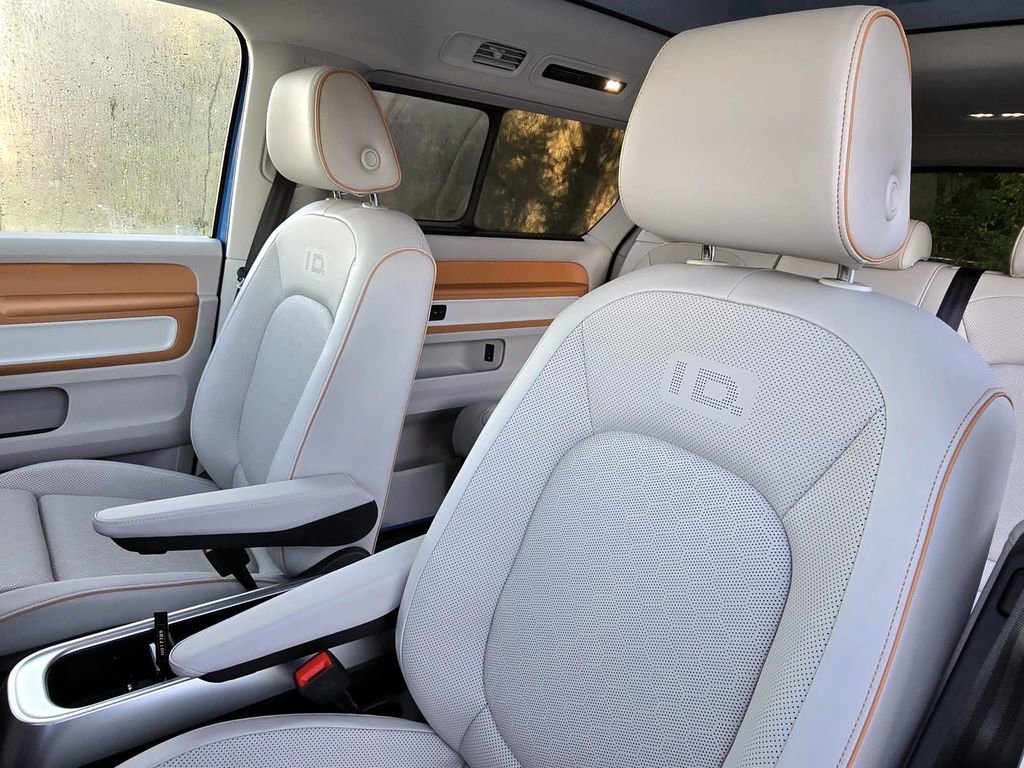 New 2025 Volkswagen ID. Buzz 1st Edition image 14