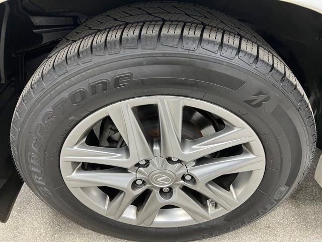 Used 2015 Lexus LX 570 4WD w/ Luxury Package image 16