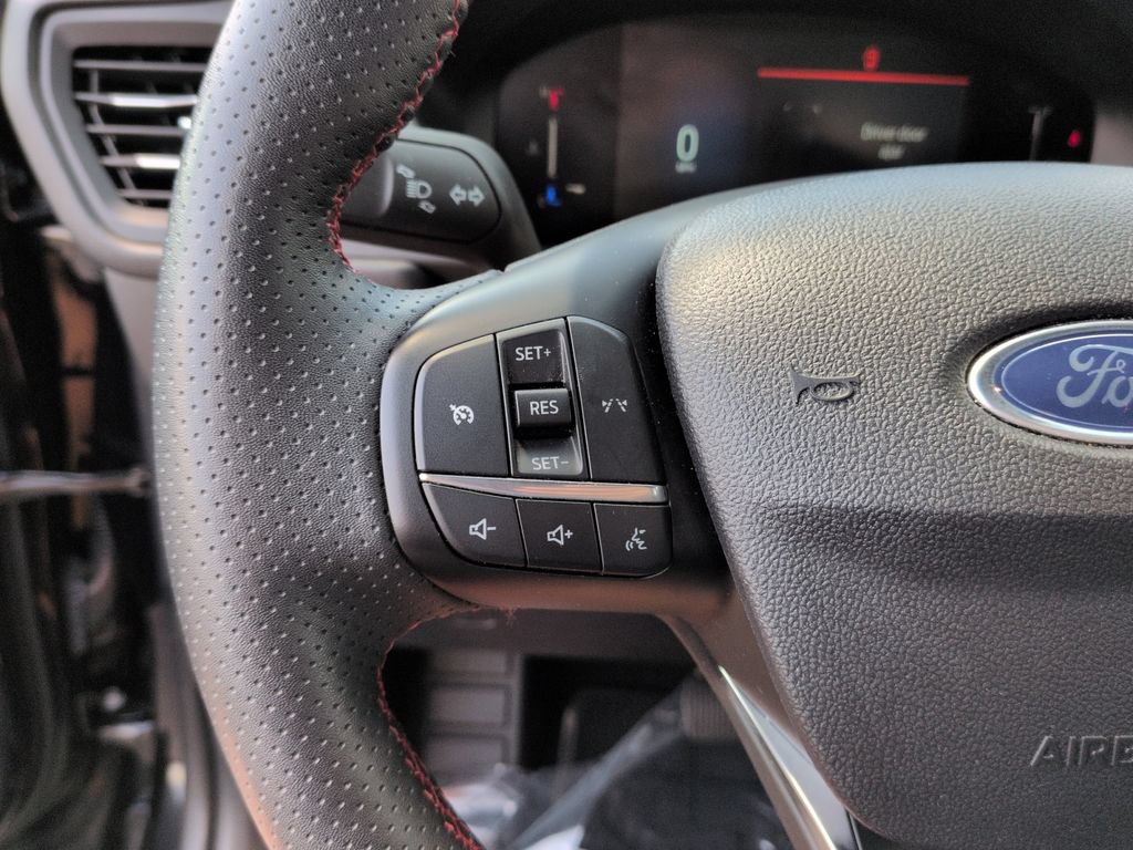 Used 2025 Ford Escape ST-Line Select AWD/4WD image 18