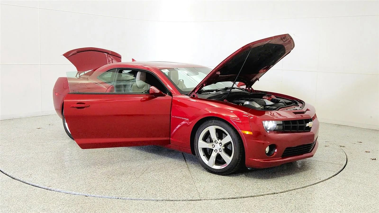 Used 2013 Chevrolet Camaro SS w/ RS Package RWD image 9