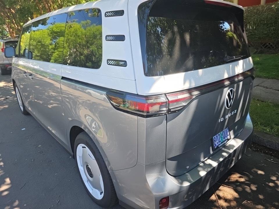 Certified 2025 Volkswagen ID. Buzz 1st Edition RWD image 4