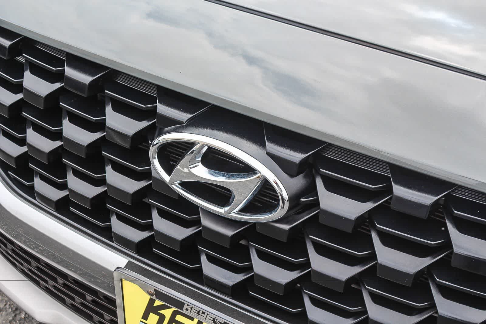 Certified 2023 Hyundai Santa Fe SE FWD image 14