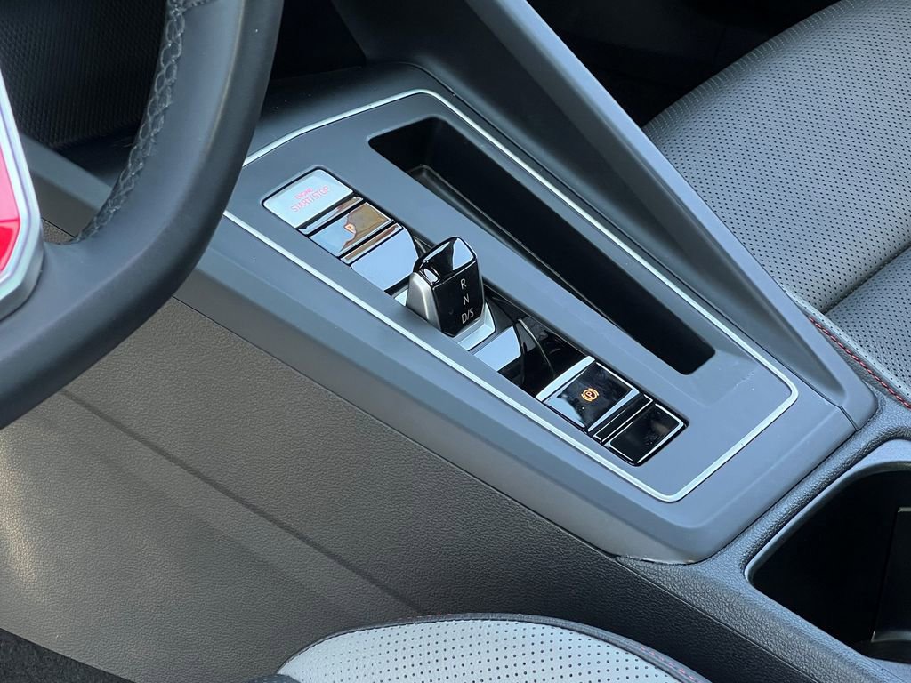 Used 2022 Volkswagen GTI SE image 23