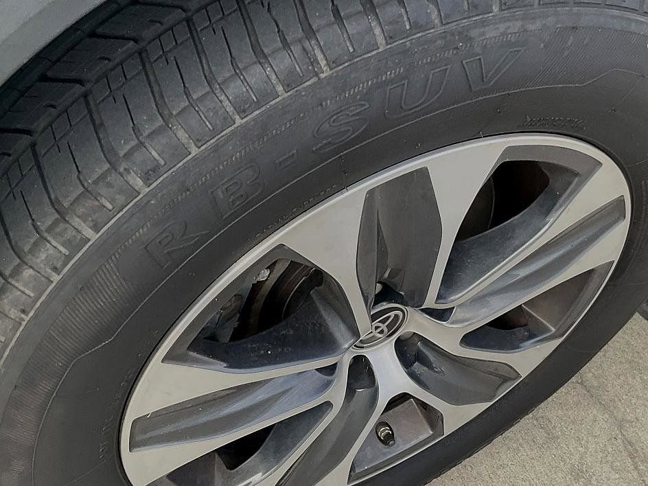 Used 2023 Toyota Highlander XLE image 14