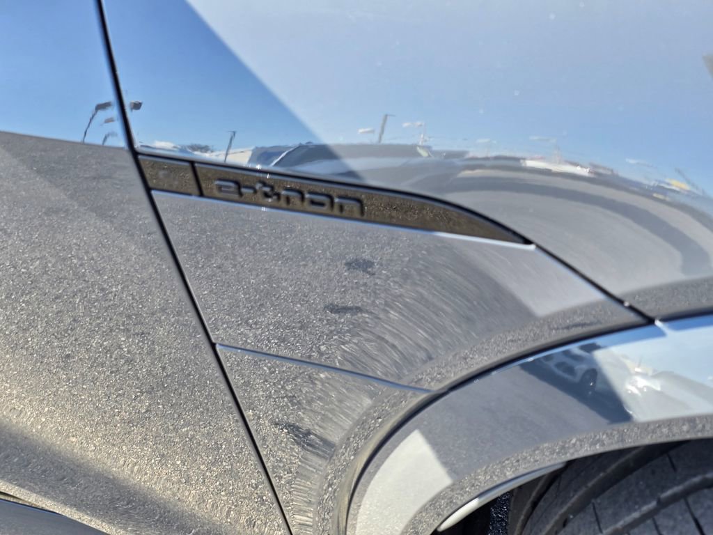 Used 2024 Audi SQ8 e-tron Premium Plus w/ Black Optic Package image 16