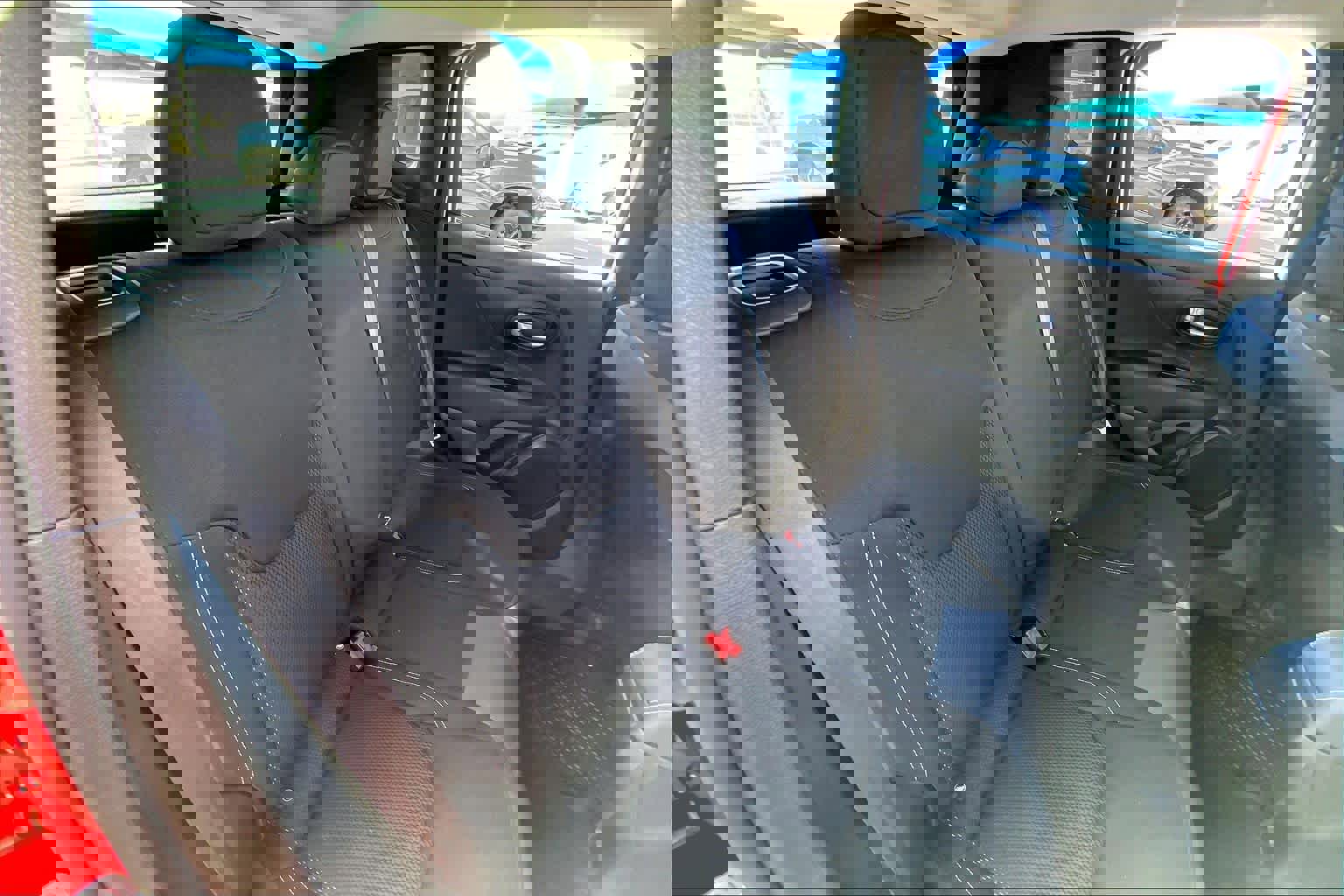 Used 2023 Jeep Renegade Latitude w/ Premium Group image 40