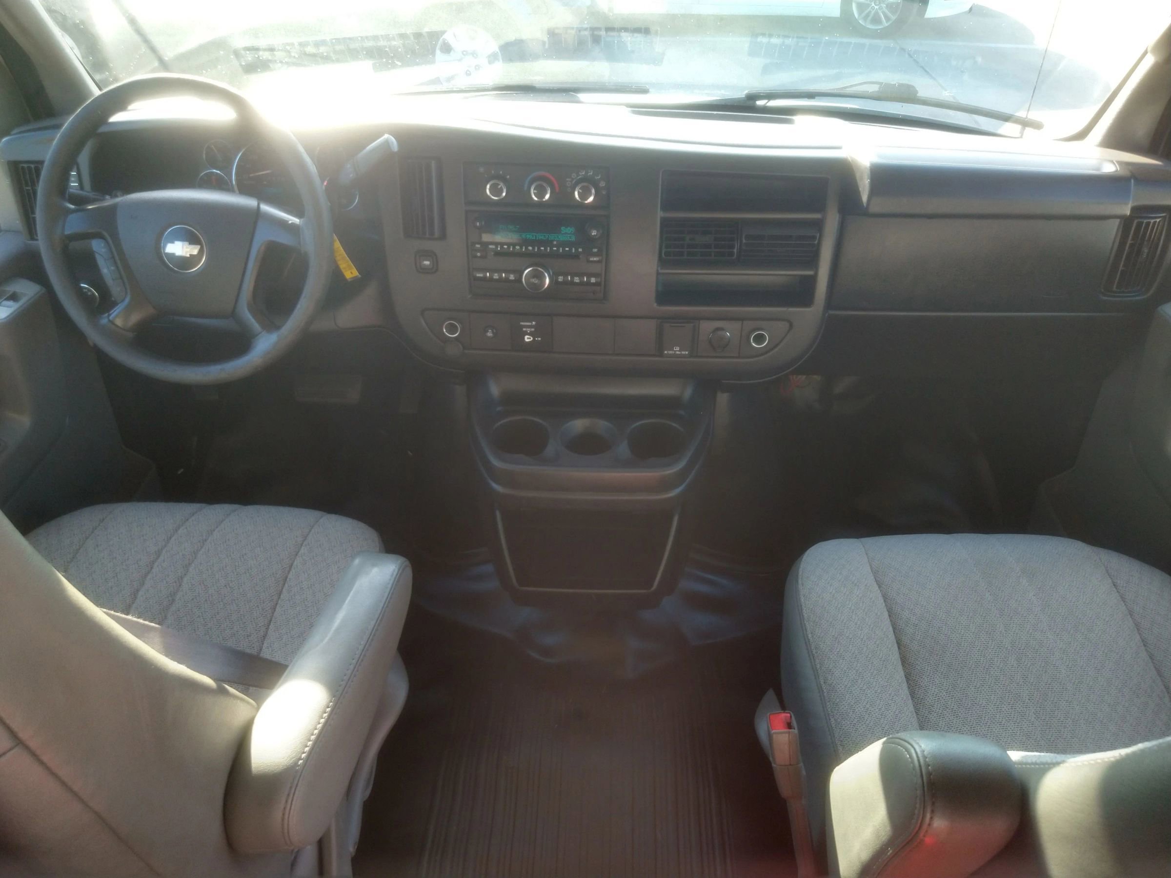 Used 2015 Chevrolet Express 2500 LS image 26