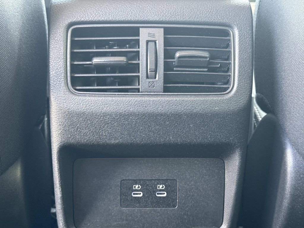 Used 2024 Nissan Rogue SV FWD image 18