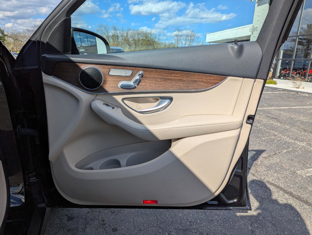 Used 2022 Mercedes-Benz GLC 300 4MATIC image 30
