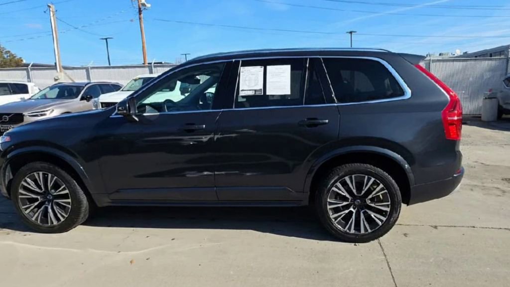 Used 2022 Volvo XC90 T5 Momentum w/ Advanced Package image 8