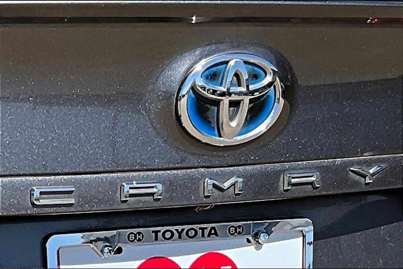 Used 2020 Toyota Camry SE FWD image 29