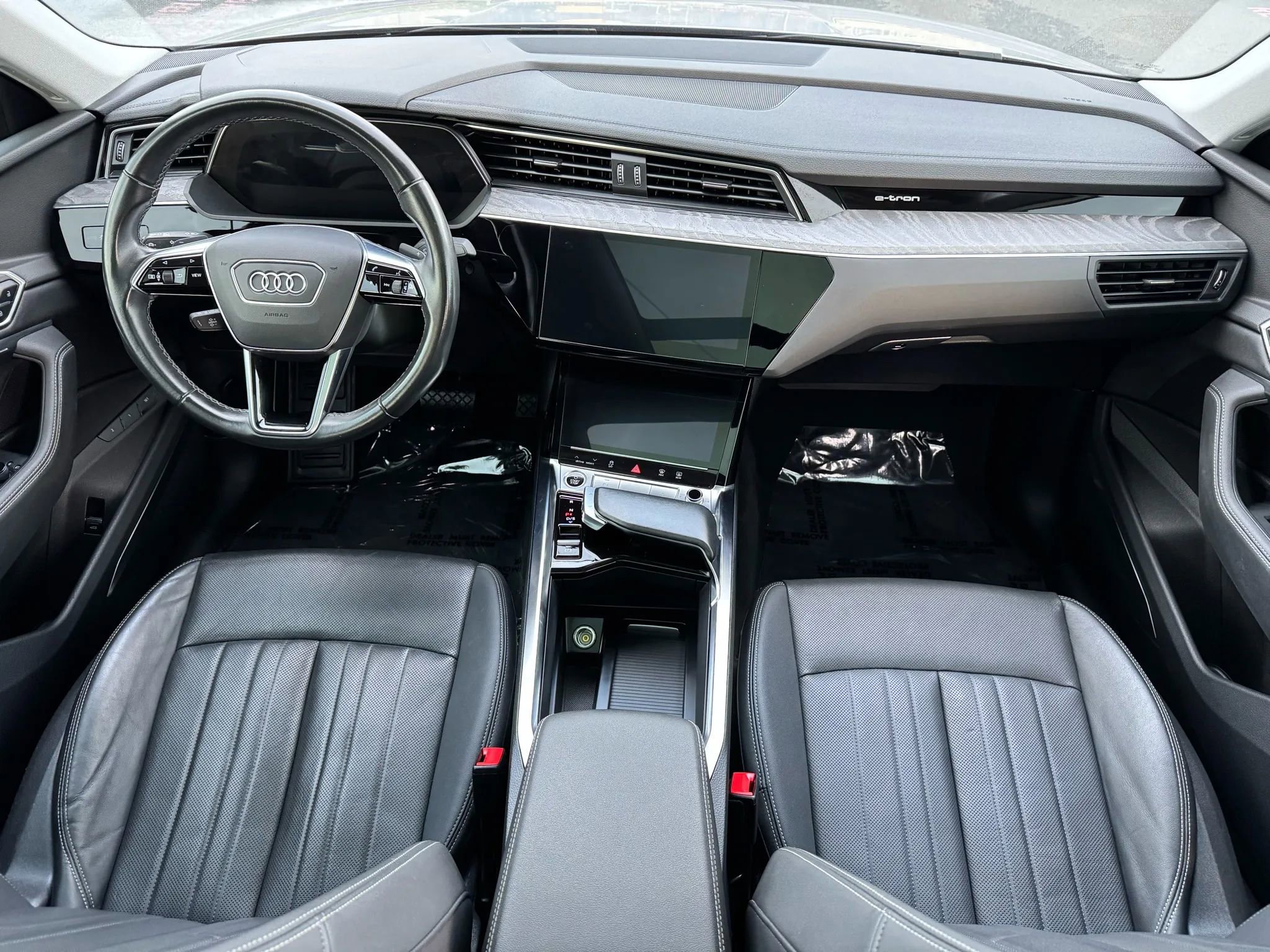 Used 2022 Audi e-tron Premium Plus w/ Premium Plus Package image 23