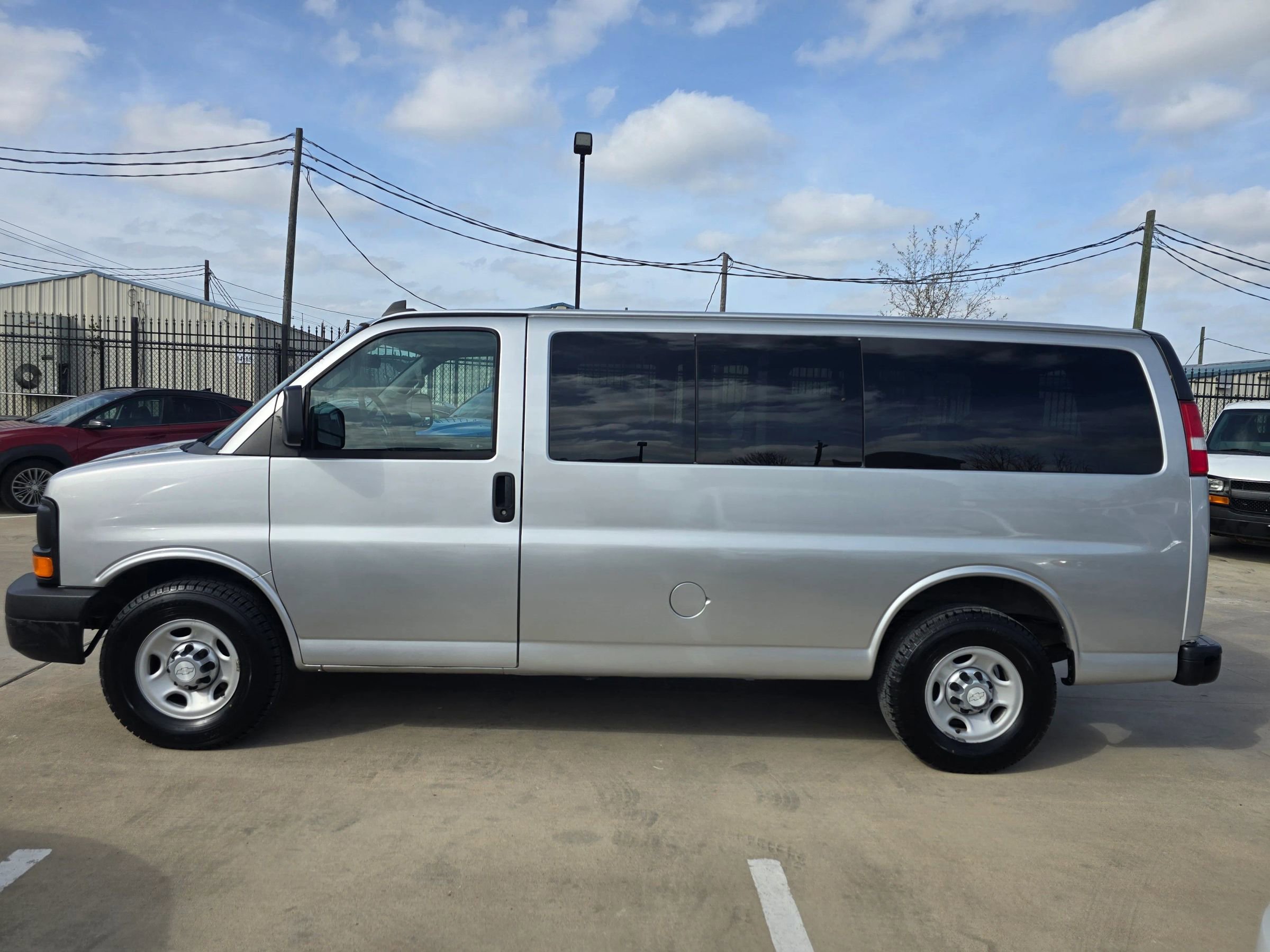 Used 2017 Chevrolet Express 2500 LS image 3