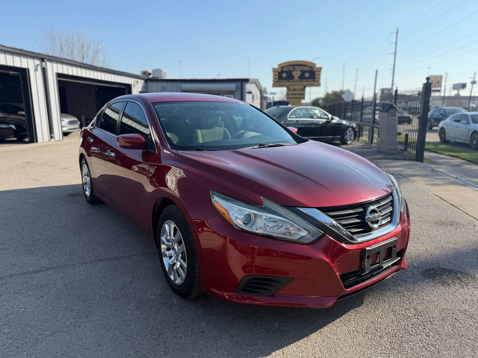 Used 2017 Nissan Altima 2.5 S w/ Power Driver Seat Package image 3