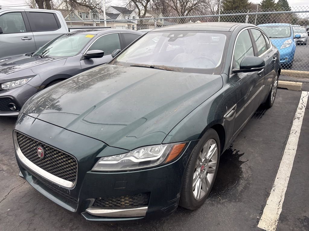 Used 2017 Jaguar XF Premium image 6