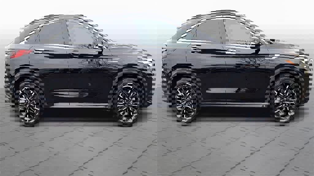 Used 2022 INFINITI QX55 Luxe w/ Cargo Package image 9