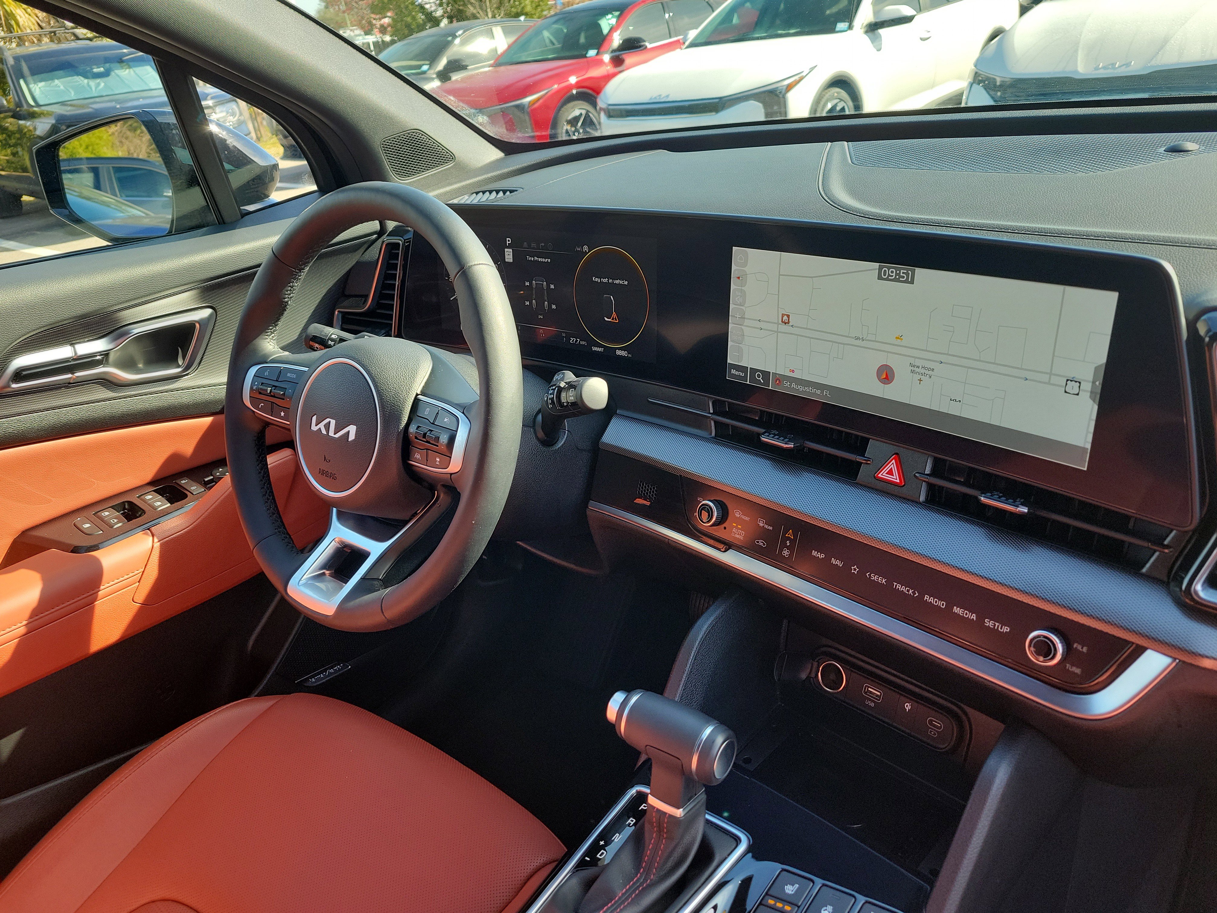 Certified 2025 Kia Sportage SX image 8