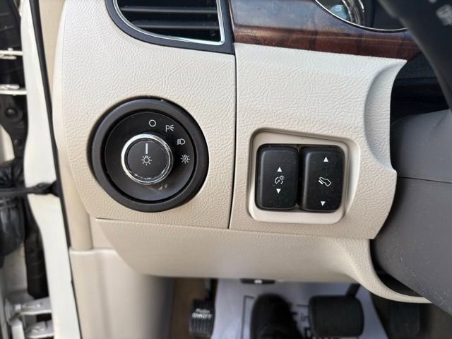 Used 2011 Ford Taurus SEL w/ 202A Rapid Spec Order Code image 16