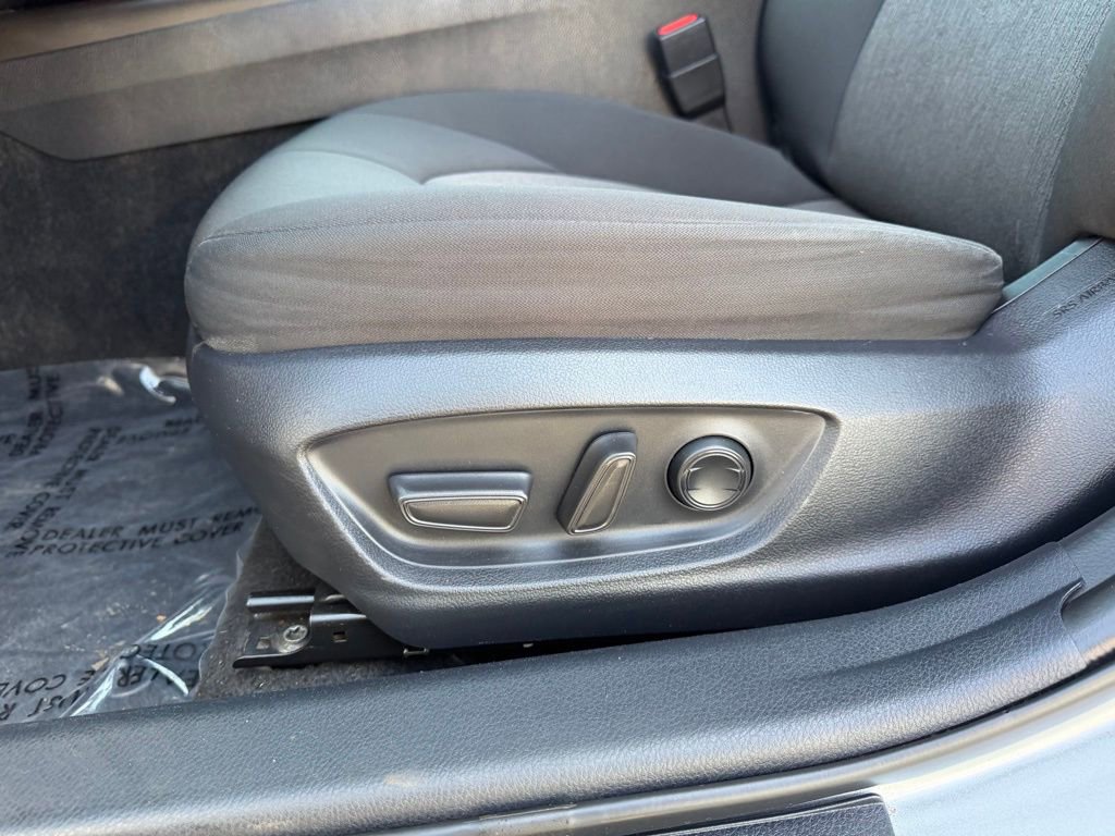 Used 2022 Toyota Camry LE FWD image 13