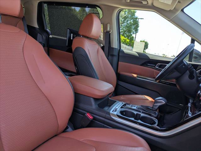 Used 2024 Kia Carnival SX Prestige image 27