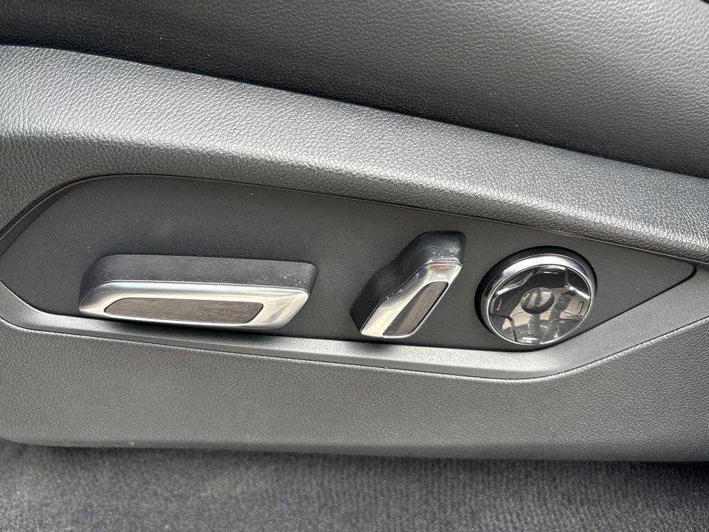 Used 2023 Acura MDX FWD image 16