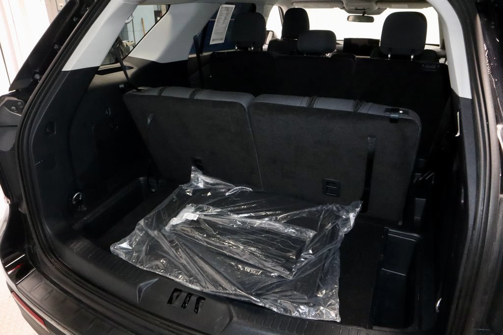 Used 2025 Ford Explorer Active AWD/4WD image 15