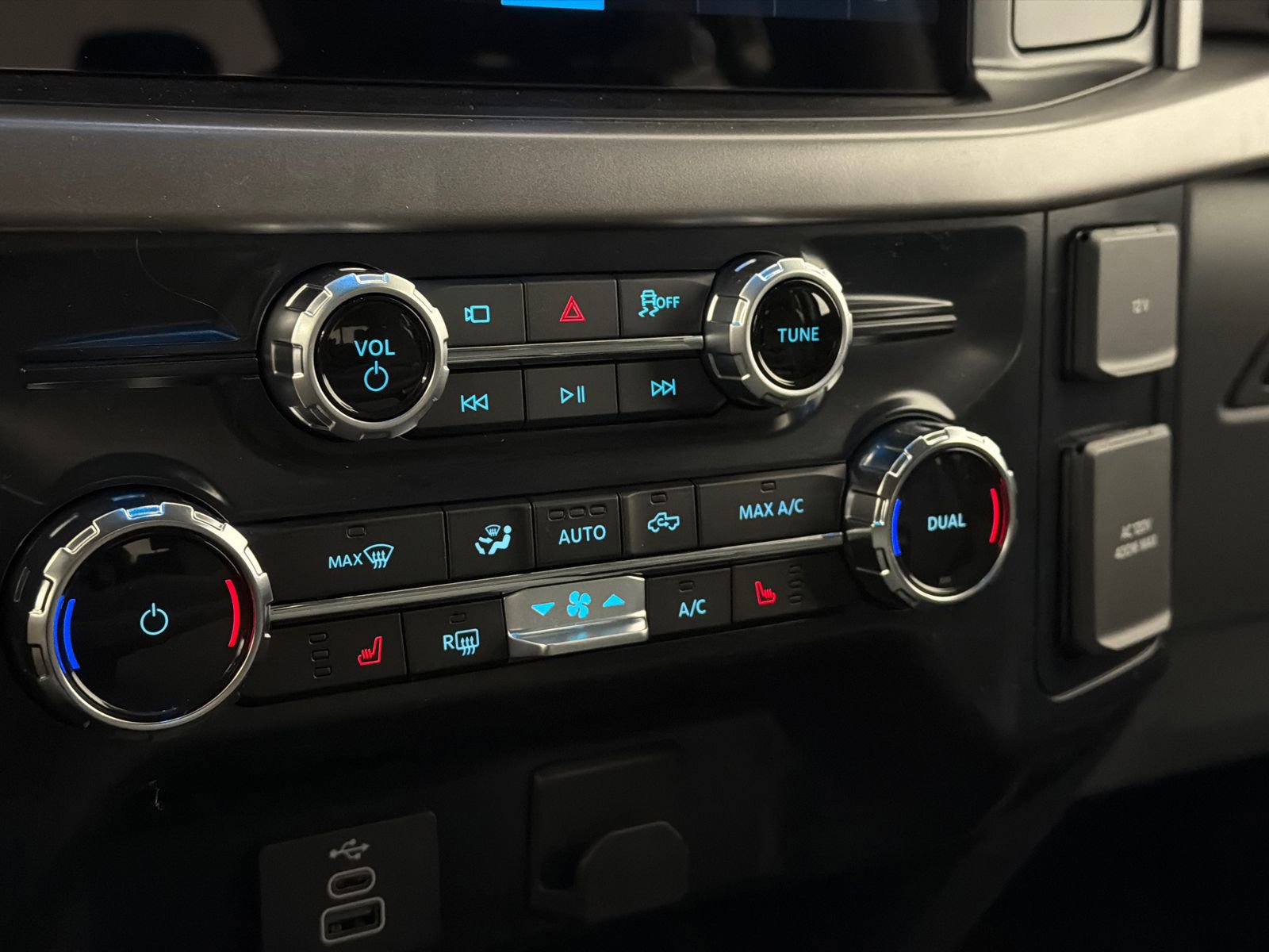 New 2026 Ford F150 XLT w/ Equipment Group 302A MID image 28