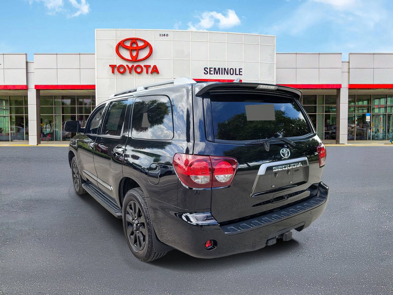 Used 2021 Toyota Sequoia Platinum AWD/4WD image 4