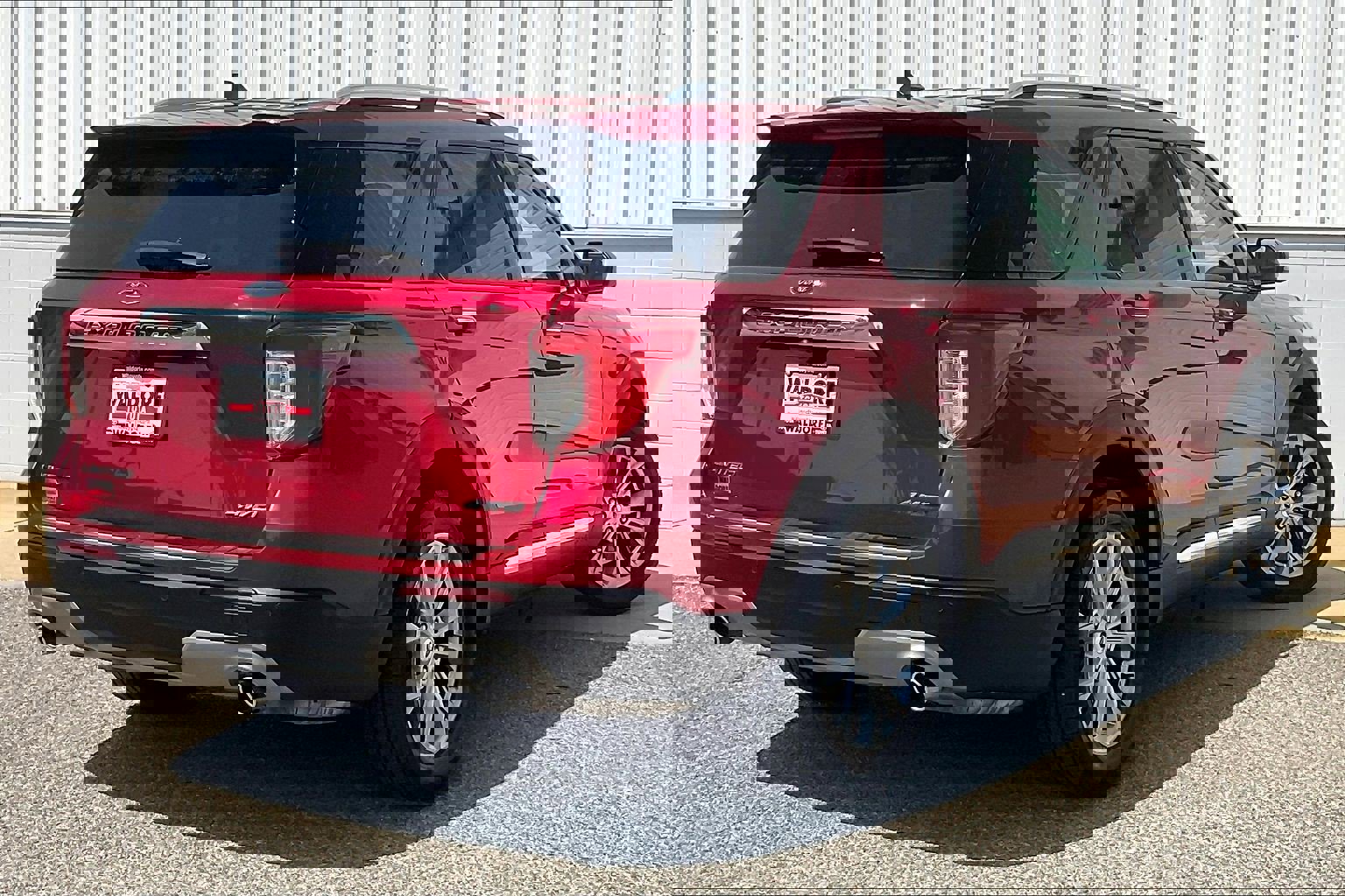 Used 2021 Ford Explorer Limited w/ Equipment Group 301A image 17