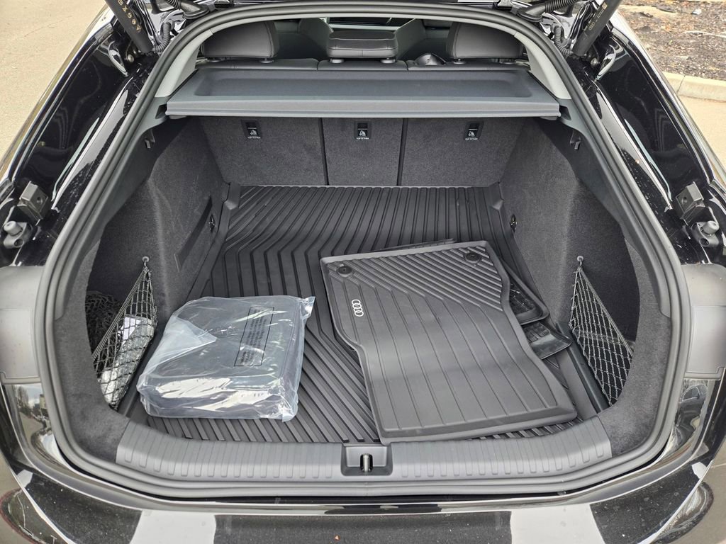 New 2025 Audi A6 e-tron Premium Plus image 27