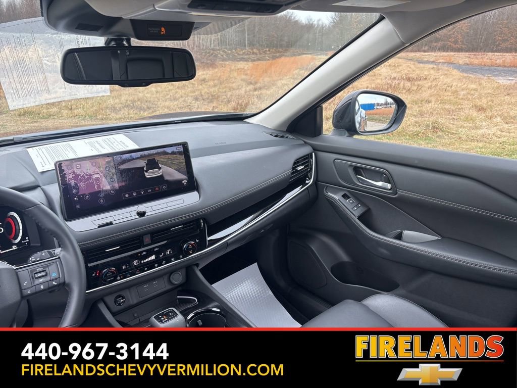 Used 2025 Nissan Rogue SL w/ Tech Package image 53