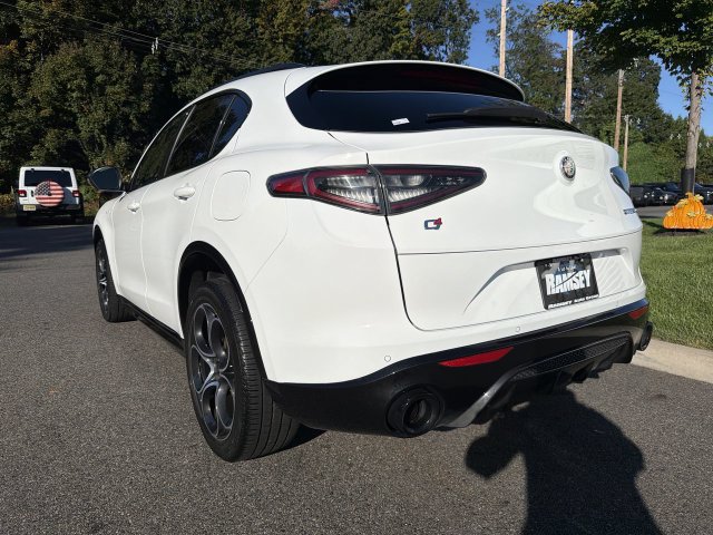 Used 2024 Alfa Romeo Stelvio Veloce AWD/4WD image 6