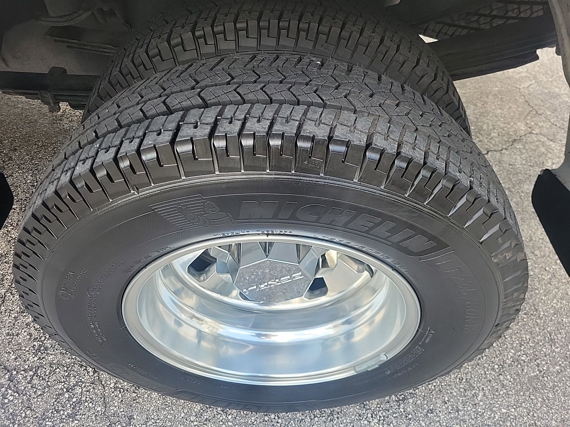 Used 2024 GMC Sierra 3500 Denali w/ Denali Reserve Package image 19