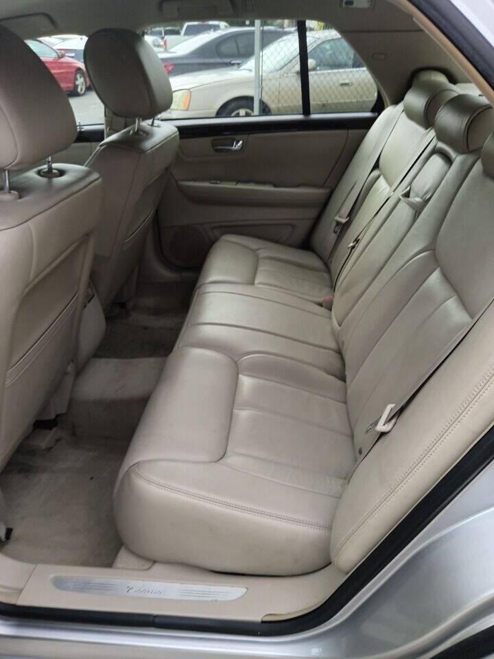 Used 2010 Cadillac DTS FWD image 13
