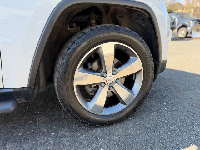 Used 2015 Jeep Grand Cherokee Limited w/ Trailer Tow Group IV image 9