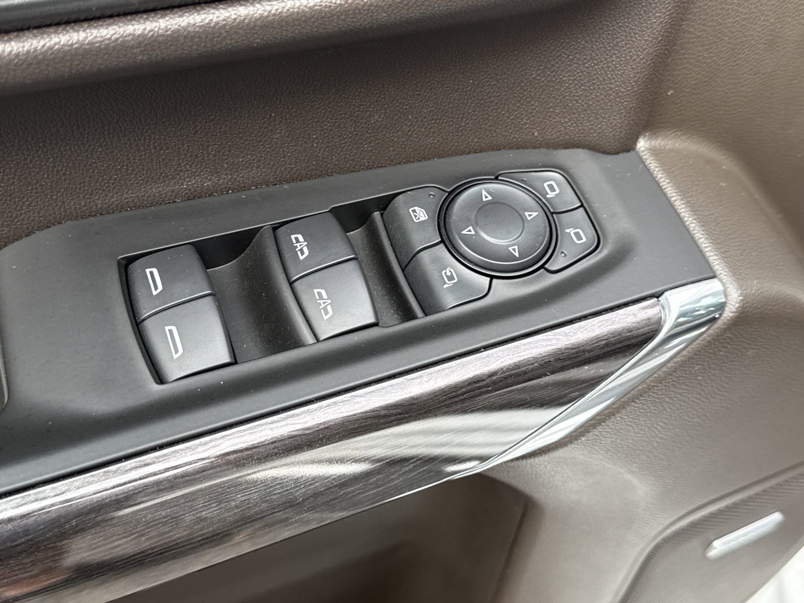 Used 2021 Chevrolet Silverado 1500 LTZ w/ LTZ Premium Package image 36