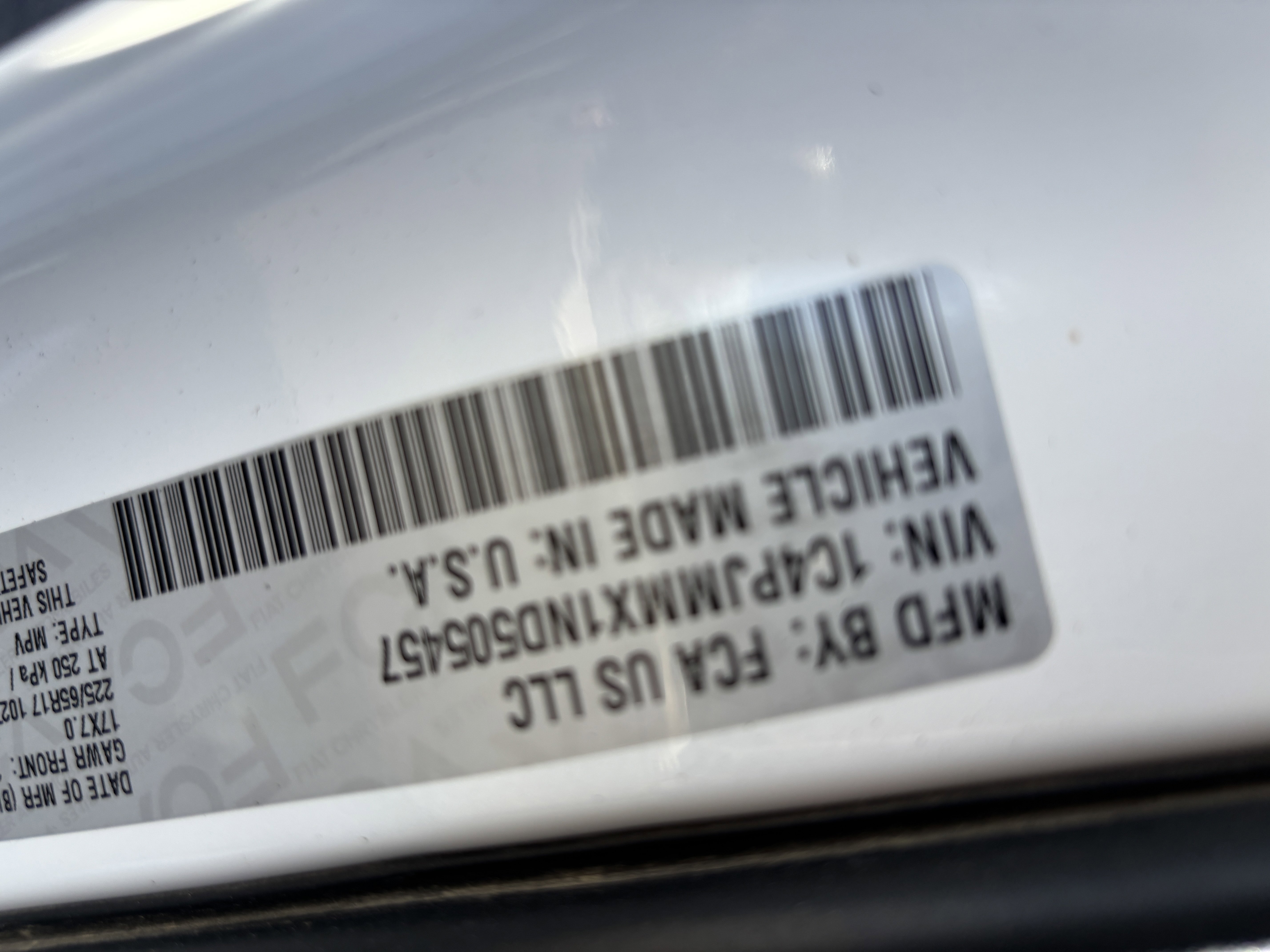 Used 2022 Jeep Cherokee Latitude Lux w/ Mopar Interior Package AWD/4WD image 24