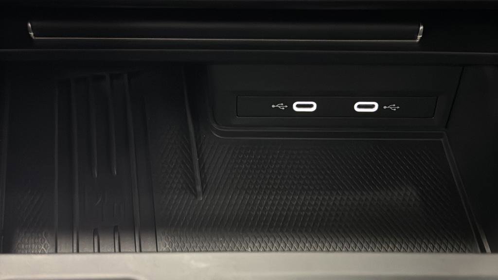 Used 2025 Volkswagen Atlas SE image 31