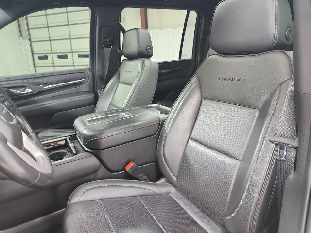 Used 2023 GMC Yukon XL Denali AWD/4WD image 10