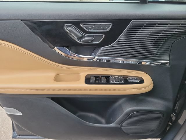 Certified 2022 Lincoln Corsair Reserve w/ Elements Package FWD image 15