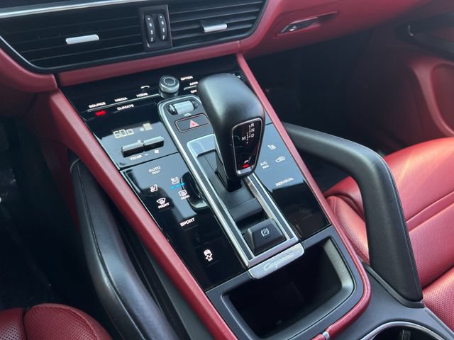 Used 2022 Porsche Cayenne AWD/4WD image 27