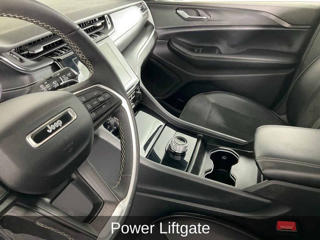 Used 2024 Jeep Grand Cherokee Altitude image 16